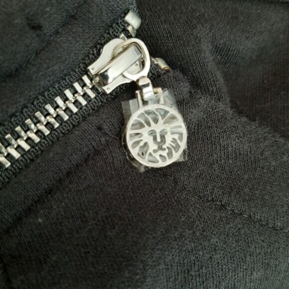 ANNE KLEIN / Micro Gem Studded Lion Logo Boat Neck Black Tee Sz S - Picture 11 of 11